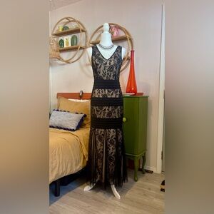 Candalite Black and Tan Sleeveless V-Neck Formal Maxi Gown
